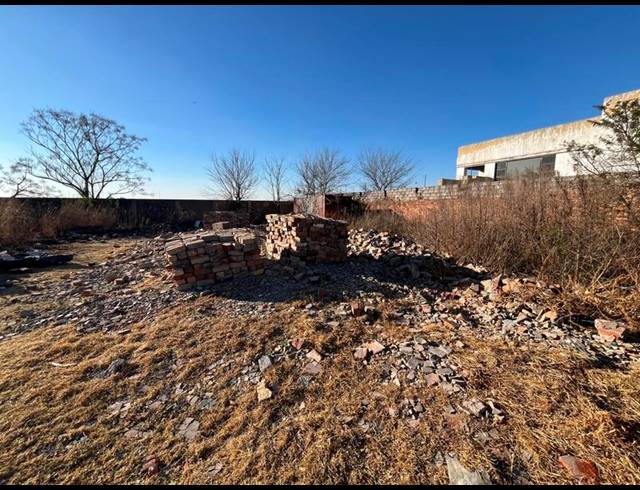 LAND FOR SALE IN SELCOURT